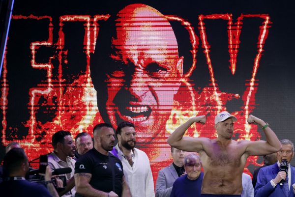 Μποξ: Παλεύοντας με την κατάθλιψη και την διπολική διαταραχή διεκδικεί 4 ζώνες