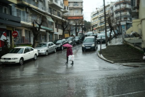 Καιρός: Πού θα βρέξει το βράδυ της Ανάστασης – Πώς θα κάνουμε Πάσχα