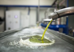 Κασσελάκης και Μητσοτάκης: Ο καλύτερος λαδέμπορας στο προεκλογικό ρινγκ