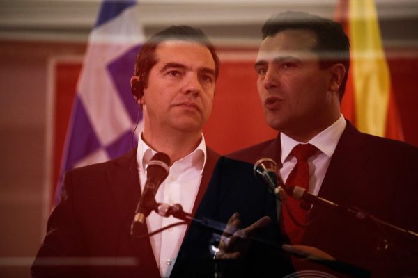 Συμφωνία των Πρεσπών: Υπήρχε «διαρκής θεσμική ενημέρωση» απαντά η πλευρά Τσίπρα στα περί «μυστικής διπλωματίας» της ΝΔ