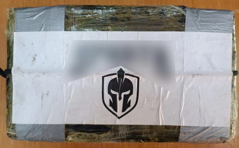 Ποινική δίωξη στους συλληφθέντες για τα 200 κιλά κοκαΐνης σε κοντέινερ με γαρίδες