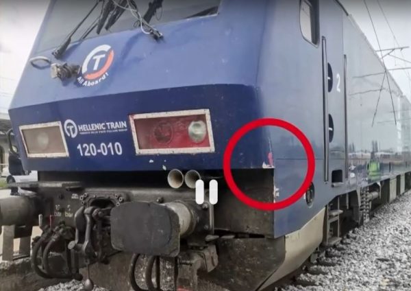 Λάρισα: Σύγκρουση δύο τρένων μέσα στον σιδηροδρομικό σταθμό