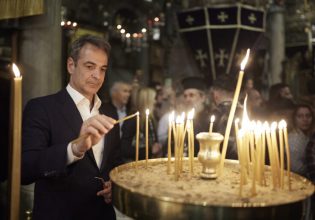 Μητσοτάκης: Στην Τήνο οικογενειακώς για την ακολουθία και την Περιφορά του Επιταφίου