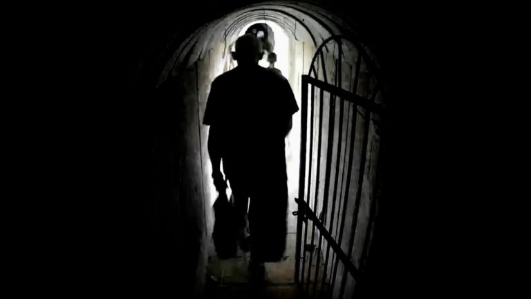 Γάζα: Αυτές είναι οι σήραγγες στα σύνορα με την Αίγυπτο που χρησιμοποιούσε η Χαμάς «για λαθρεμπόριο όπλων»