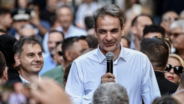 Μήνυμα Μητσοτάκη σε όσους δεν εξελέγησαν «ούτε διαχειριστές πολυκατοικίας» – «Το 41% είστε εσείς, όχι εγώ»