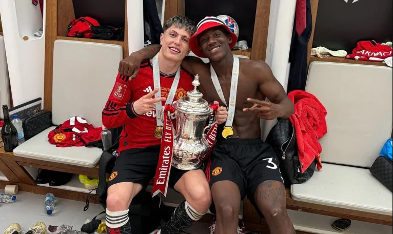 Οι δύο «μπέμπηδες» που… υπογράφουν την επόμενη μέρα της Μάντσεστερ Γιουνάιτεντ (vids)