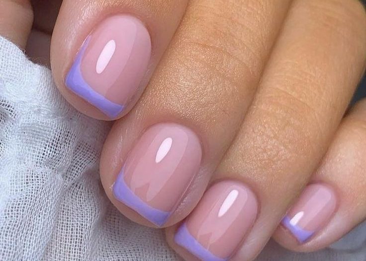 Lavender nails: Η τάση στο μανικιούρ που επέστρεψε πάνω στην ώρα για την άνοιξη