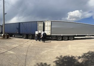 Ασπρόπυργος: Φόρτωναν 12,89 εκατ. λαθραία τσιγάρα σε νταλίκα – Πάνω από 2,5 εκατ. ευρώ οι διαφυγόντες φόροι