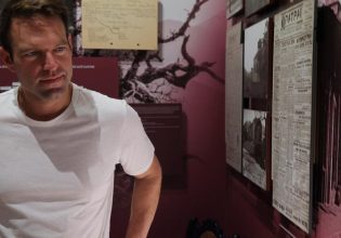 Κασσελάκης: Να σταθούμε αντάξιοι της ιστορίας του Μπελογιάννη και των αγωνιστών της δημοκρατίας