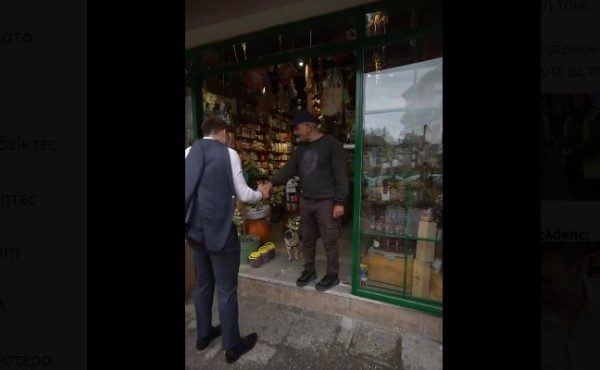 Κασσελάκης: Αν σκουπιστούν ίσως φύγει λίγη από τη λάσπη τους