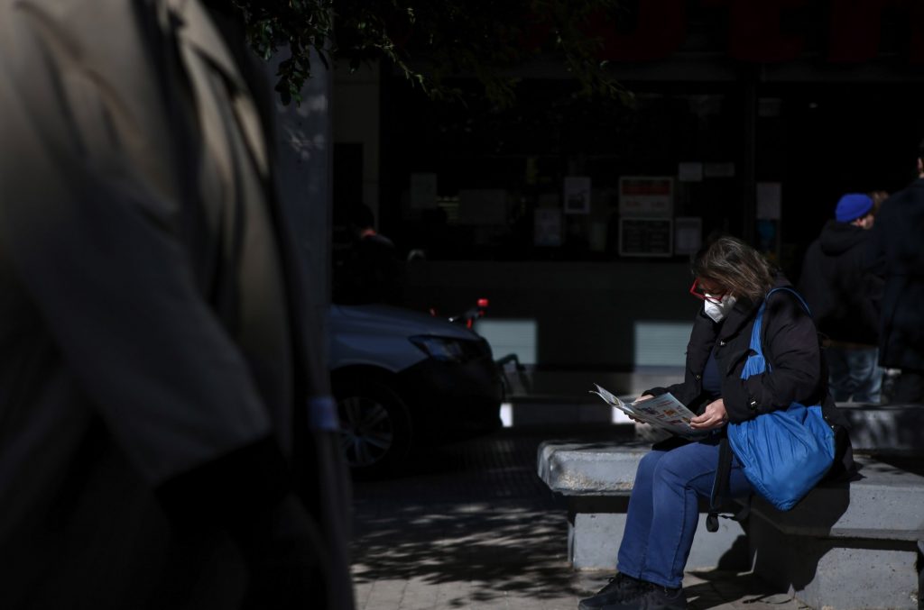 Να μην βγουν ή να φορούν μάσκα το διήμερο οι ευπαθείς ομάδες λόγω αφρικανικής σκόνης συστήνει η Παγώνη