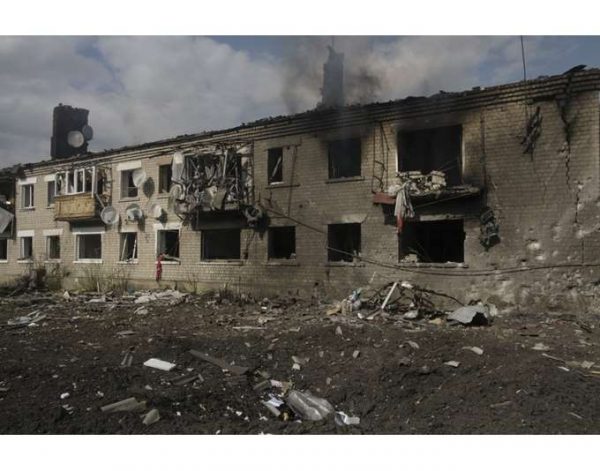 Ουκρανία: Ρωσικό πλήγμα σε κεντρική συνοικία του Χαρκόβου
