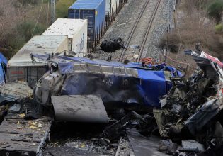 Τέμπη: Στη Βουλή η δικογραφία για το σιδηροδρομικό δυστύχημα