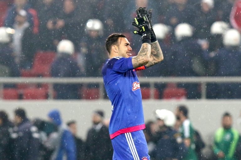 Ρομπέρτο: «Το αξίζει ο Ολυμπιακός – Θέλω να το σηκώσει»