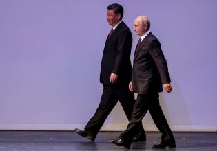 Ο άξονας Πεκίνου – Μόσχας αποτελεί «παράγοντα σταθερότητας και ειρήνης», λένε Σι και Πούτιν