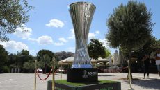 Δήμος Αθηναίων: Φεστιβάλ φιλάθλων για το Conference League και ένα γιγάντιο Κύπελλο ύψους 2.5 μέτρων