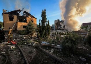 Ζελένσκι: Η απόκρουση της ρωσικής επίθεσης στο Χάρκοβο πρώτη προτεραιότητα του στρατού