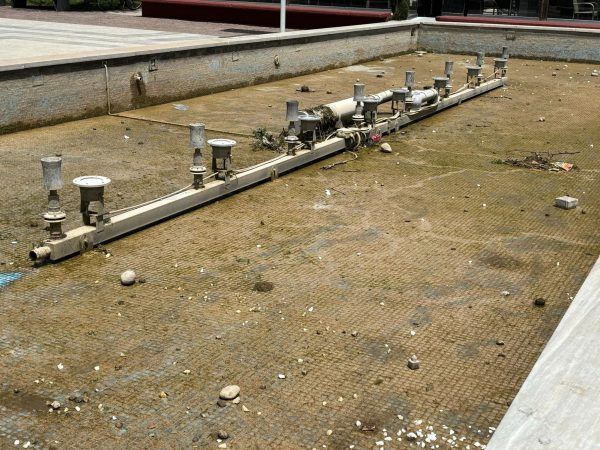 Άγνωστοι προκάλεσαν φθορές στο κεντρικό συντριβάνι του Δήμου Αλμυρού