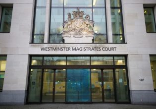 Βρετανία: Άνδρας κατηγορείται για κατασκοπεία υπέρ της Ρωσίας