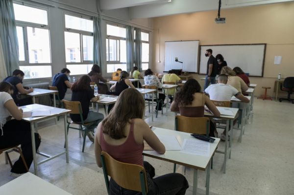 Σχολεία: Τελευταίο κουδούνι για τα Γυμνάσια – Πότε ξεκινούν  οι προαγωγικές και απολυτήριες εξετάσεις