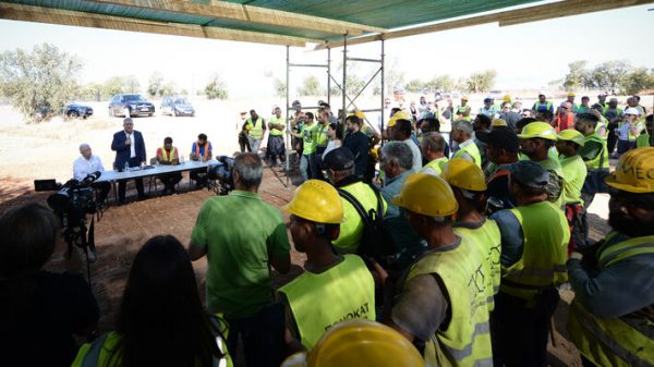 Κουτσούμπας στο εργοτάξιο Ελληνικού: Ενισχύστε τη δύναμη που σας κοιτάει στα μάτια και αυτά που λέει τα τηρεί