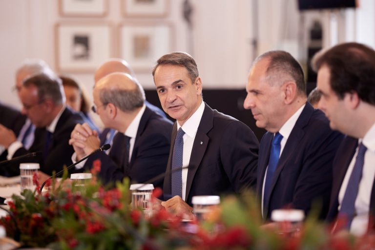 Σχέδια ανασχηματισμού μετά την ευρωκάλπη