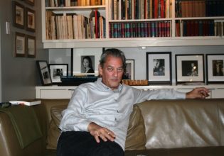 «Αυτό μπορεί να είναι το τελευταίο πράγμα που θα γράψω ποτέ»: Ο Πολ Όστερ για τον καρκίνο, τη σύνδεση και την πλάνη