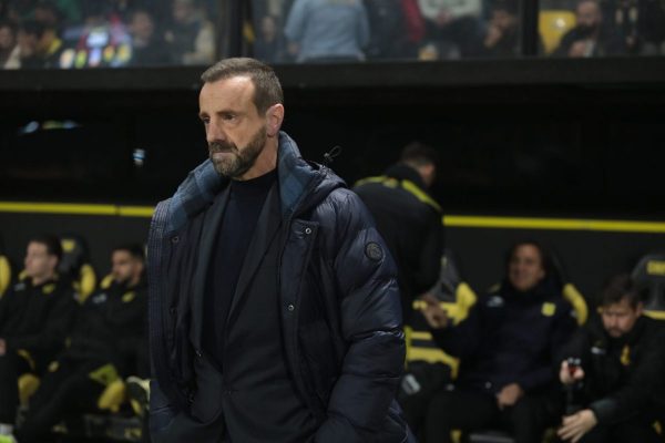 Κλειστά «χαρτιά» από Μάντζιο