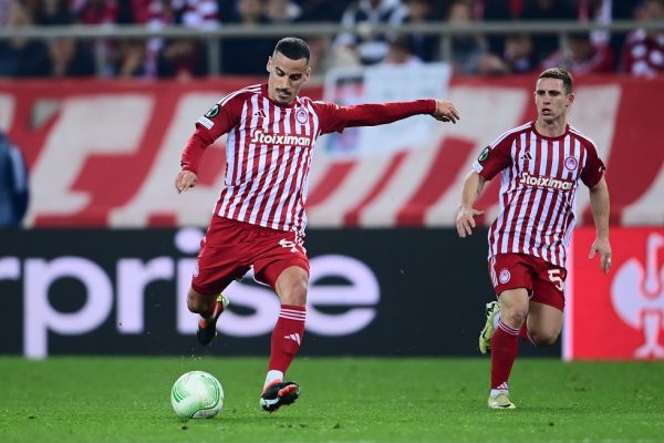 Η UEFA απαγορεύει φανέλες άλλων ομάδων πλην του Ολυμπιακού και της Φιορεντίνα στον τελικό