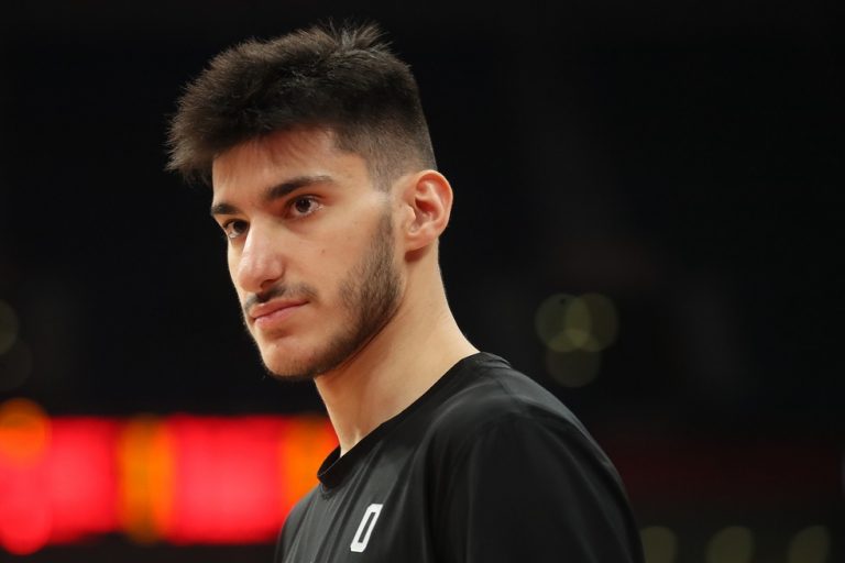 Τρέλα στο πούλμαν με Καλαϊτζάκη σε ρόλο οργανωτή εξέδρας (vid)