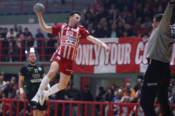 Βάλουρ – Ολυμπιακός 30-26: Ηττήθηκε στις λεπτομέρειες, όμως όλα είναι στο χέρι του