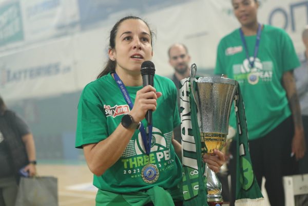 Σοκ στο ελληνικό βόλεϊ: Η Πέννυ Ρόγκα ανακοίνωσε ότι έχει καρκίνο (pic)