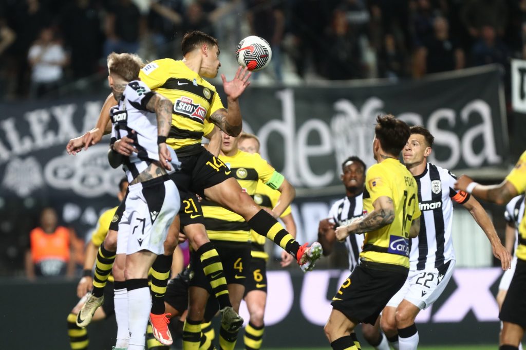 Μέρες του 1976 και τα δύο τρόπαια