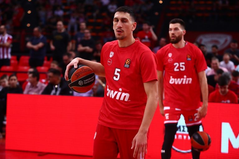 Ολυμπιακός: Δυσκολεύει η συμμετοχή του Λαρεντζάκη στο Game 5 με την Μπαρτσελόνα