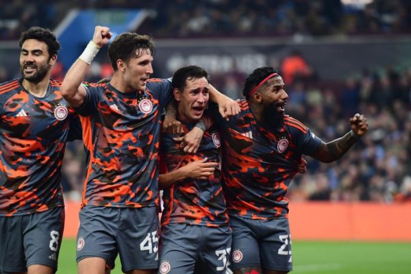 ΜΥΘΙΚΟΣ ΟΛΥΜΠΙΑΚΟΣ: 2-4 o Έσε στο «Villa Park» (vid)