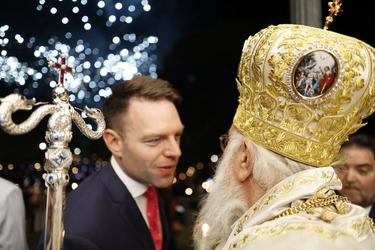 Στέφανος Κασσελάκης: Το πρώτο τετ α τετ με τον Μητροπολίτη Κέρκυρας