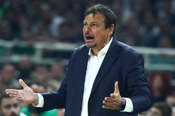 Ένταση έξω από το ξενοδοχείο του Παναθηναϊκού με οπαδούς της Φενερμπαχτσέ: Έβρισαν τον Αταμάν (vid)