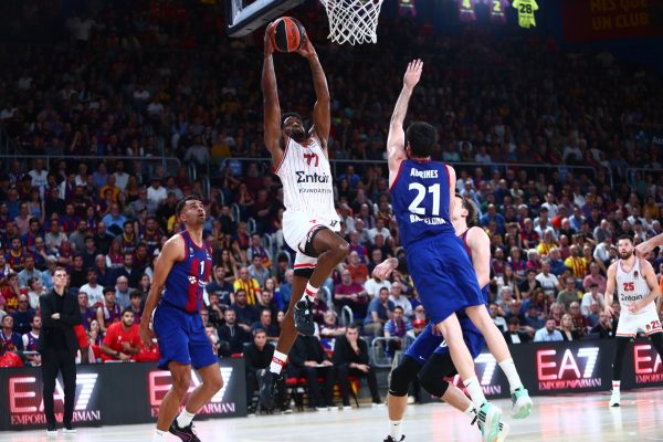 Ερυθρόλευκος οιωνός για το 4ο – Ο Ολυμπιακός το έκανε όπως το 1997 (vid)