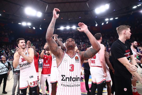 Ολυμπιακός: Το… πάρτι της πρόκρισης στο παρκέ και στα αποδυτήρια (vid)