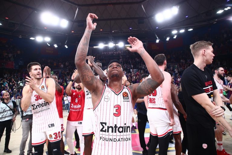 Ολυμπιακός: Το… πάρτι της πρόκρισης στο παρκέ και στα αποδυτήρια (vid)