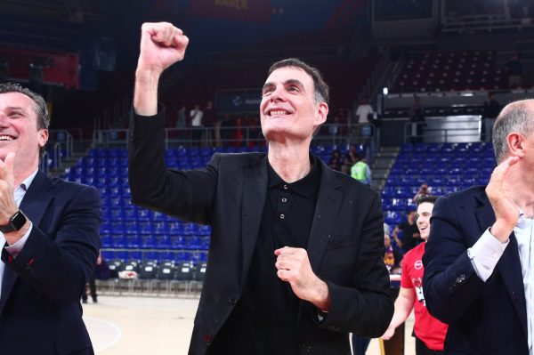 Υποκλίθηκε στους παίκτες του ο Μπαρτζώκας: «Είναι απίστευτο αυτό που κάνατε»