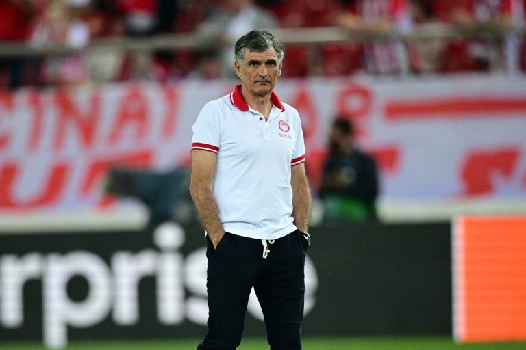 Αποθέωση για τον Μεντιλίμπαρ από τον κόσμο του Ολυμπιακού (vid)