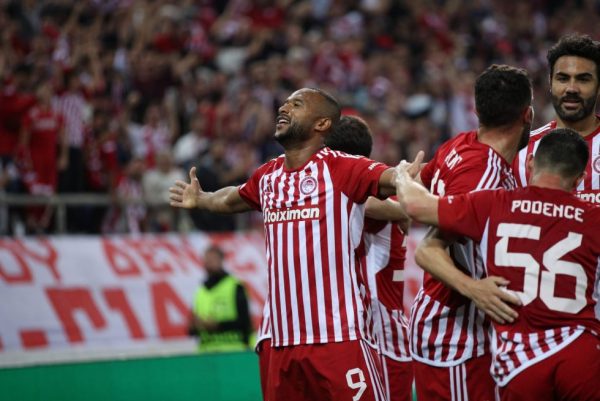 O διεθνής Τύπος υποκλίνεται στον Ολυμπιακό