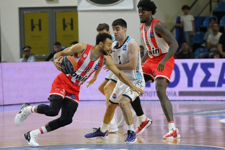 Κολοσσός – Ολυμπιακός 66-100: Πέρασε με 100άρα από τη Ρόδο – Αγωνία για Πετρούσεφ