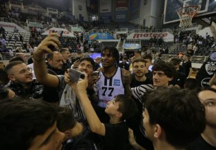 ΠΑΟΚ: O Πόρτερ έβαλε τα κλάματα μετά το τέλος του παιχνιδιού με τον Παναθηναϊκό (vid)