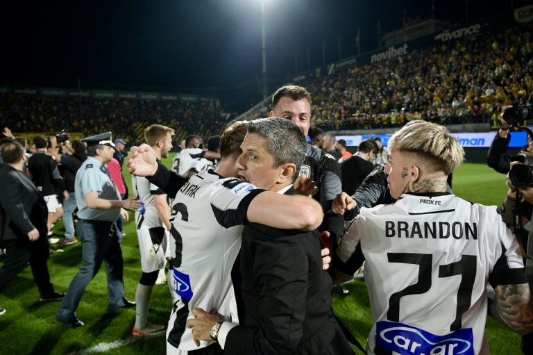 Οι βάσεις μπήκαν ένα βράδυ στη Λεωφόρο