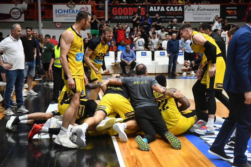 Προμηθέας – Άρης 87-88: Απίστευτο buzzer beater από τον Τολιόπουλο και πρόκριση για τους Θεσσαλονικείς (vid)