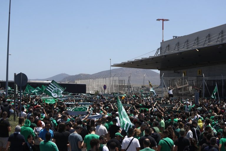 Live Streaming: Η άφιξη του Παναθηναϊκού στην Ελλάδα