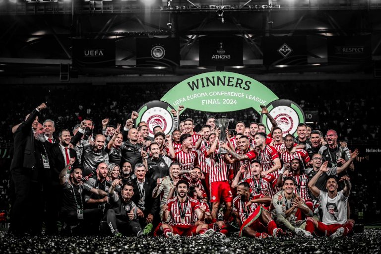 H Εθνική ομάδα συνεχάρη τον Ολυμπιακό για την κατάκτηση του Conference League (pic)