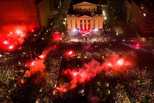 Στιγμές 1987 – 2004 και τα καταστροφικά σενάρια που έμειναν σενάρια